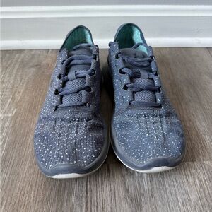 Under Armour Speed Form Sneakers Lightweight Polka Dot Blue Navy Speckled 8.5